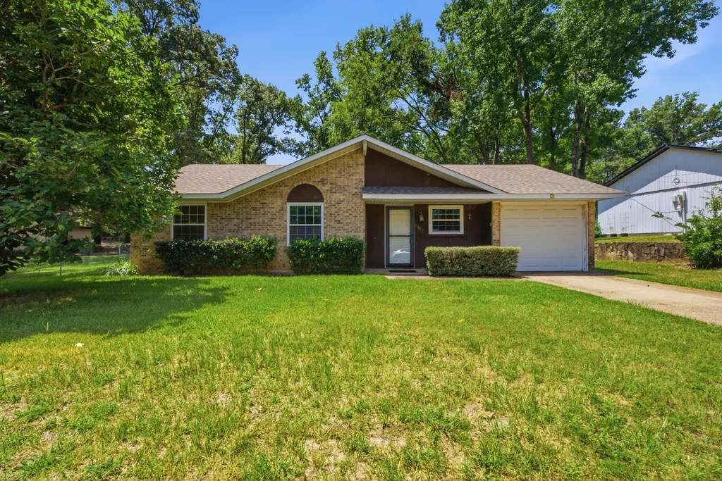 2307 Pinkerton Tyler TX 75701