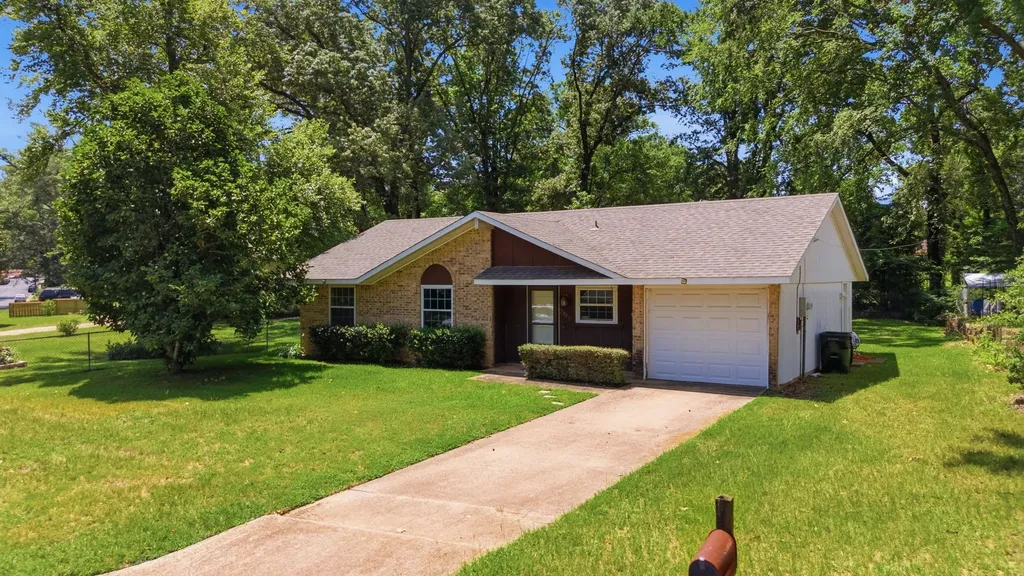 2307 Pinkerton Tyler TX 75701
