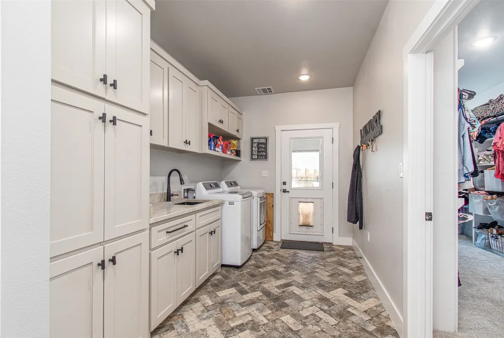 13428 Knob Hill Road Rogers TX 76569