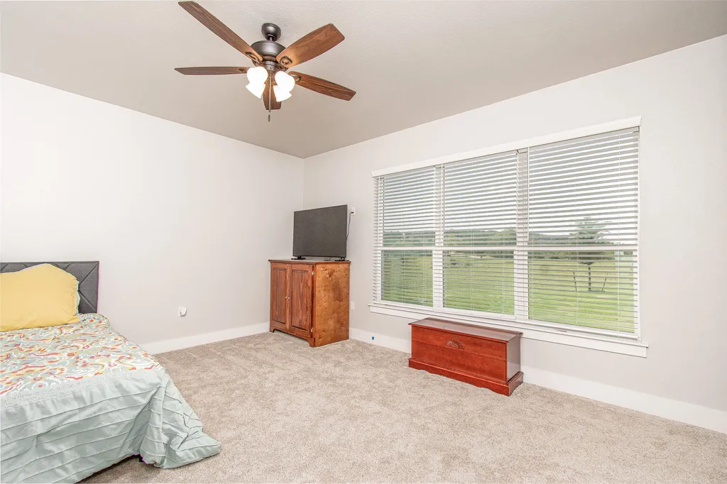 13428 Knob Hill Road Rogers TX 76569