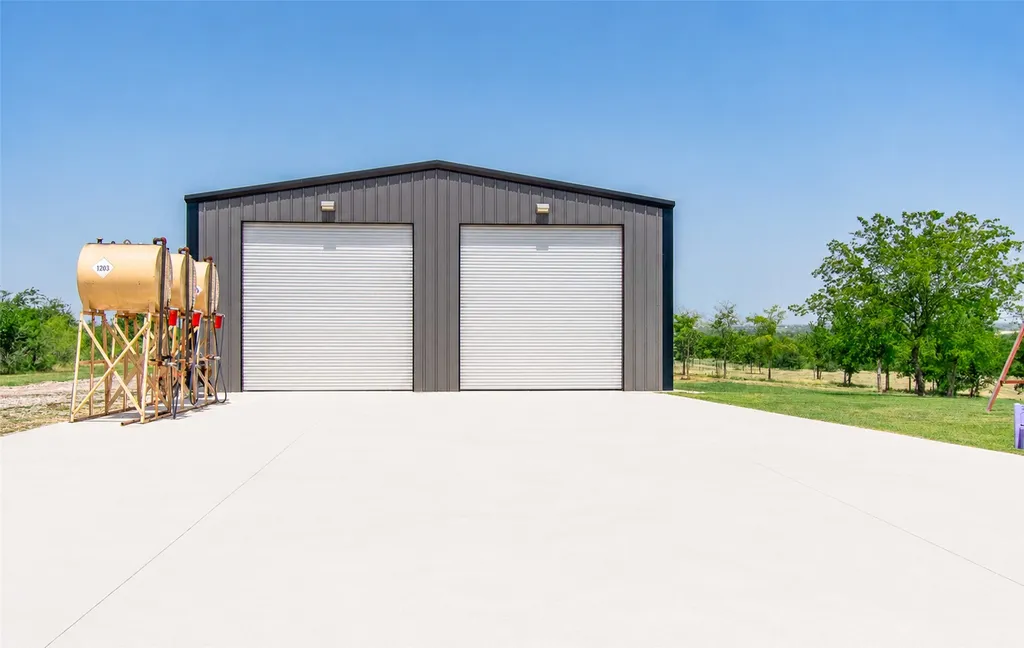 13428 Knob Hill Road Rogers TX 76569