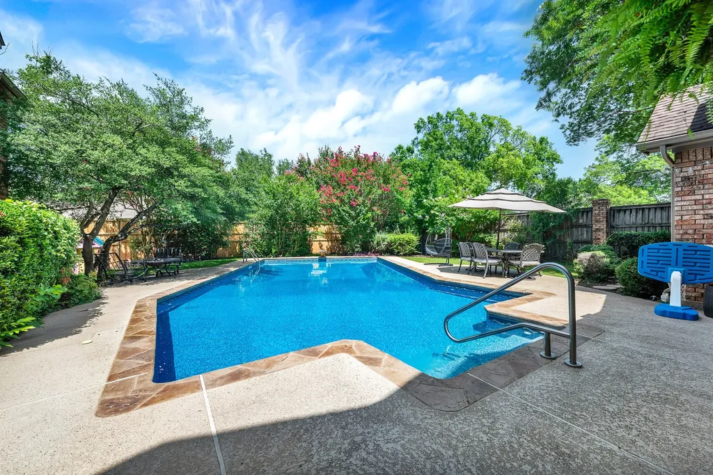 3700 Hillwood Way Bedford TX 76021