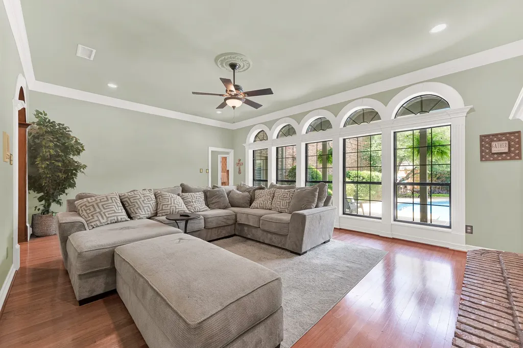 3700 Hillwood Way Bedford TX 76021