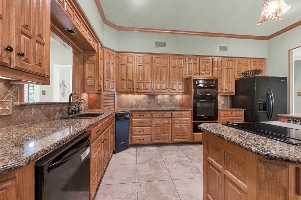 3700 Hillwood Way Bedford TX 76021