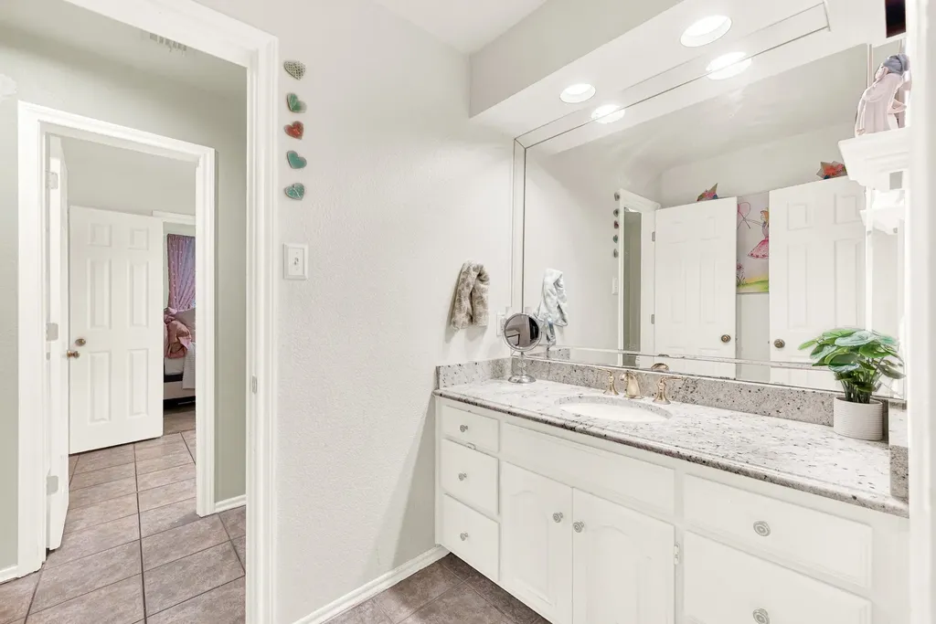 3700 Hillwood Way Bedford TX 76021