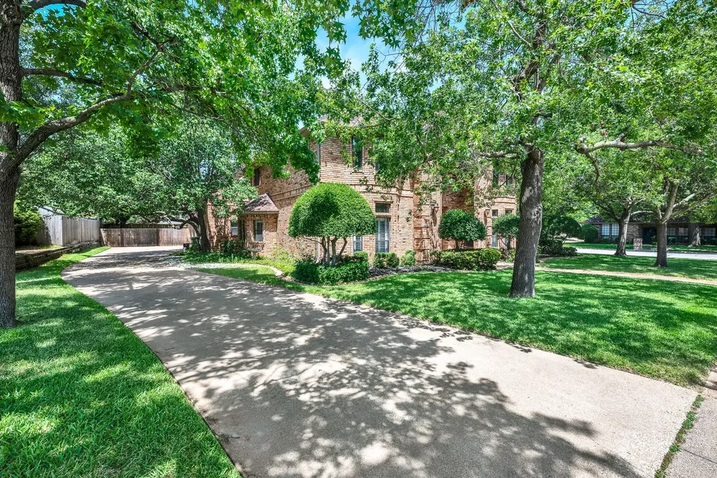 3700 Hillwood Way Bedford TX 76021