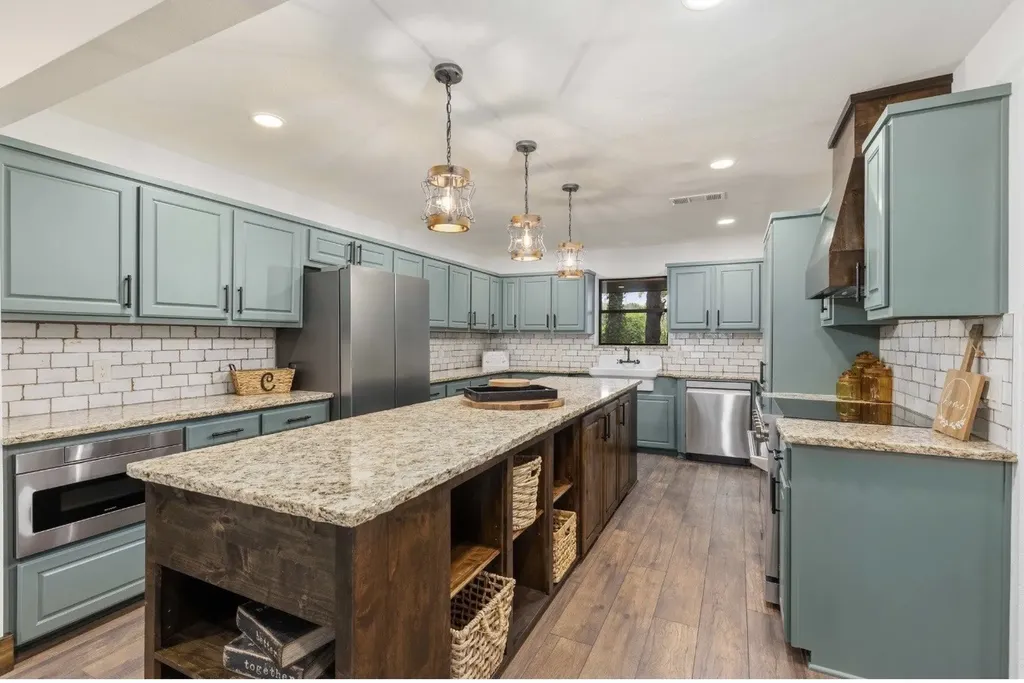 3296 Campbell Trail Early TX 76802