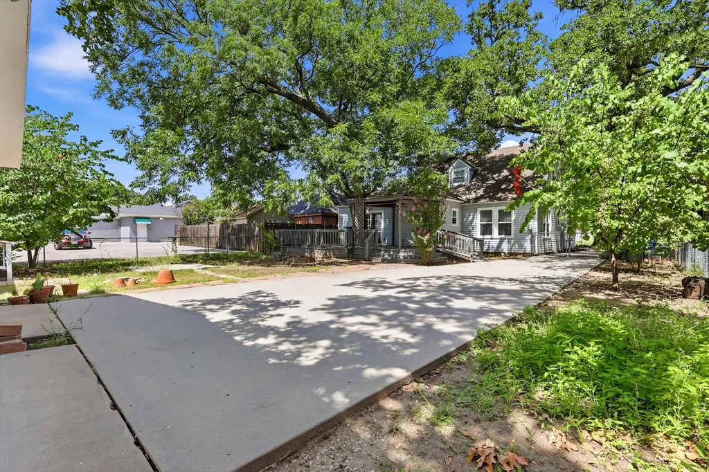 415 S Britain Road Irving TX 75060