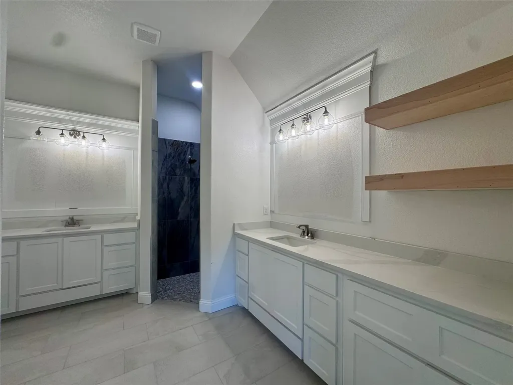 5025 Glenoaks Court Weatherford TX 76088