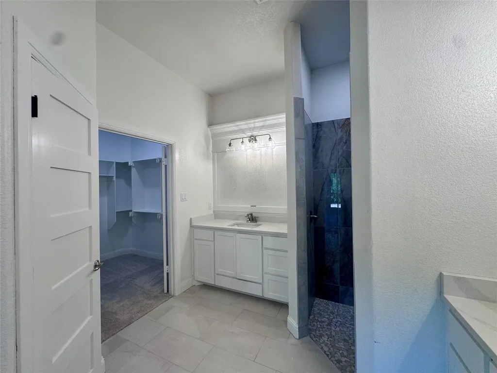 5025 Glenoaks Court Weatherford TX 76088