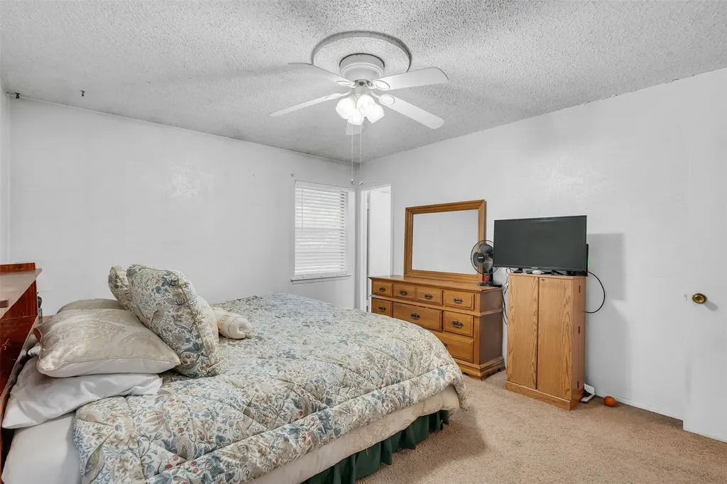 7616 Meadowbrook Drive Watauga TX 76148