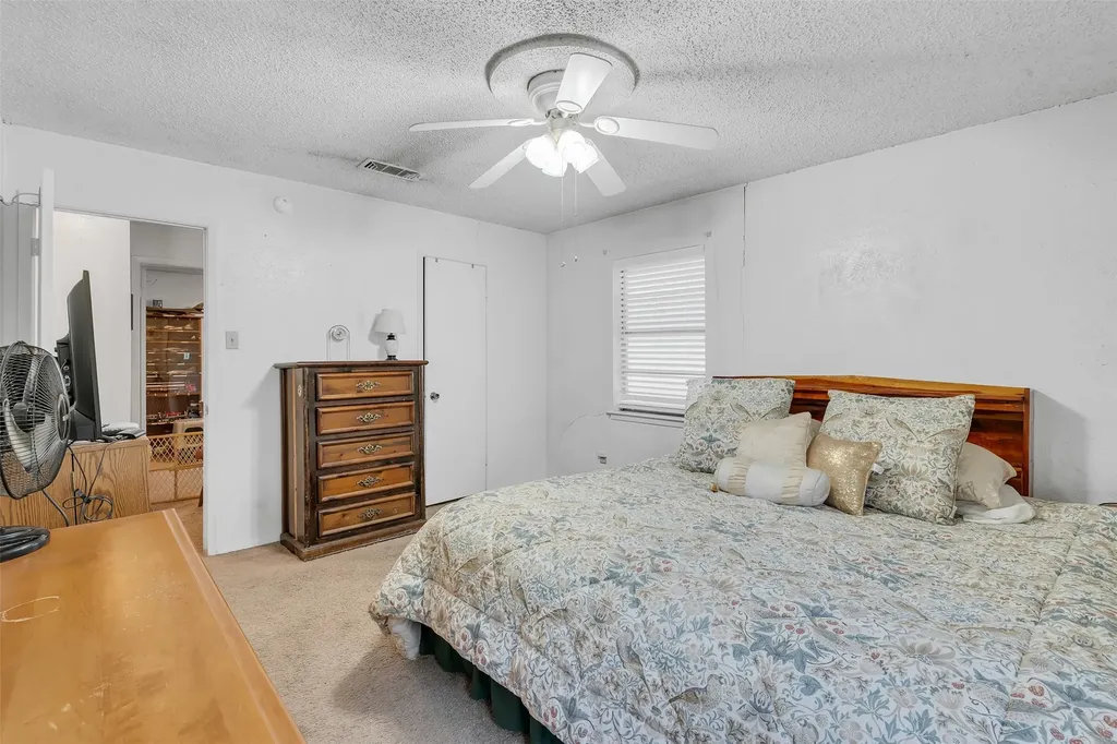 7616 Meadowbrook Drive Watauga TX 76148