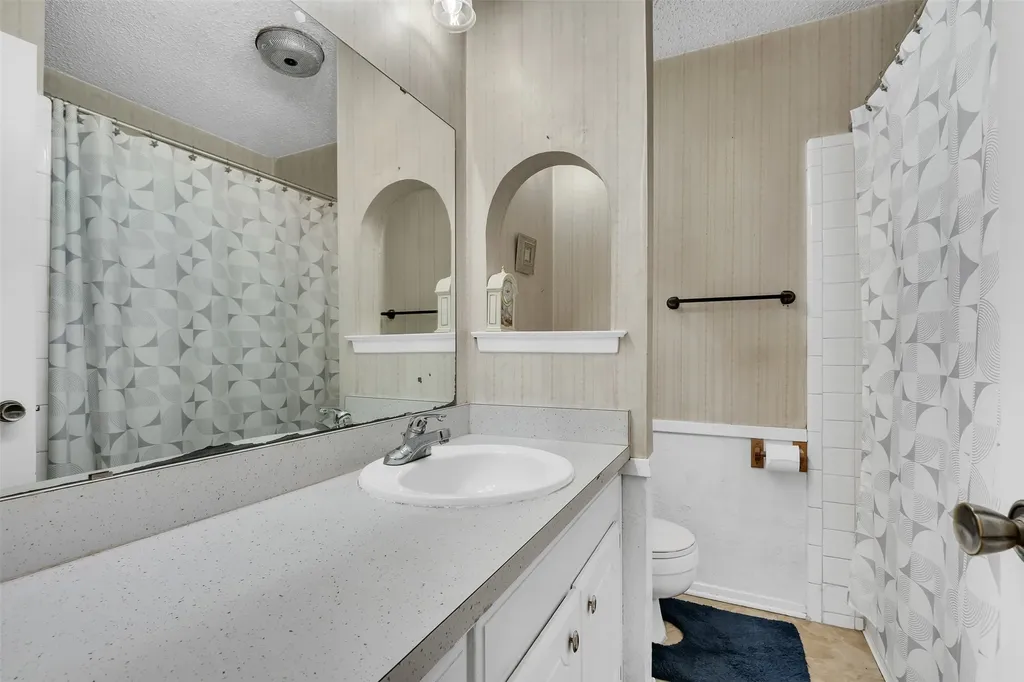 7616 Meadowbrook Drive Watauga TX 76148
