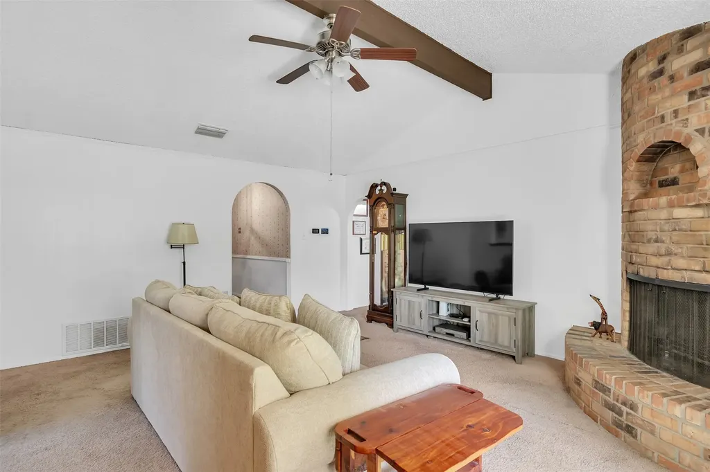 7616 Meadowbrook Drive Watauga TX 76148