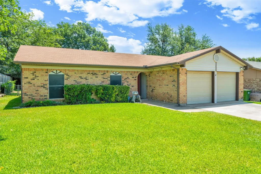 7616 Meadowbrook Drive Watauga TX 76148