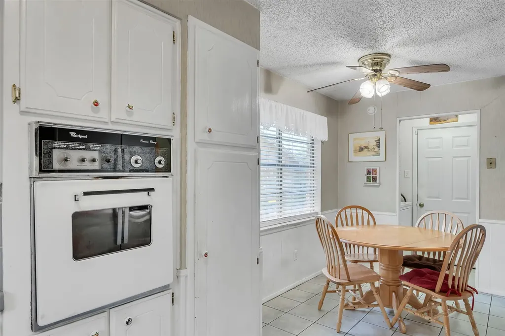 7616 Meadowbrook Drive Watauga TX 76148