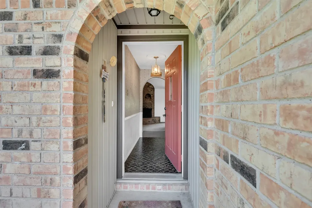 7616 Meadowbrook Drive Watauga TX 76148