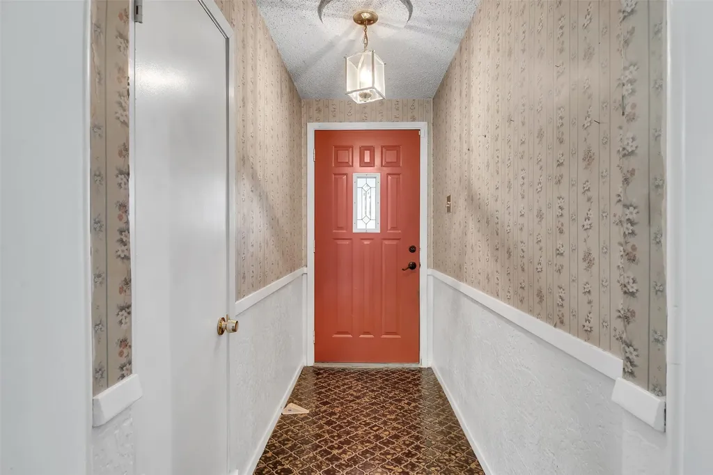 7616 Meadowbrook Drive Watauga TX 76148