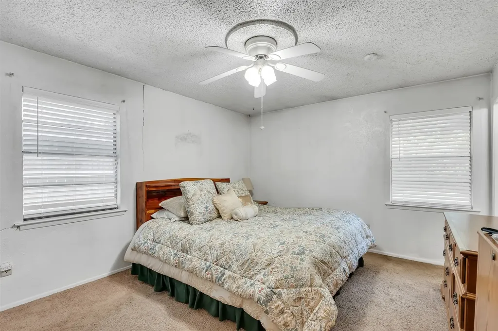 7616 Meadowbrook Drive Watauga TX 76148