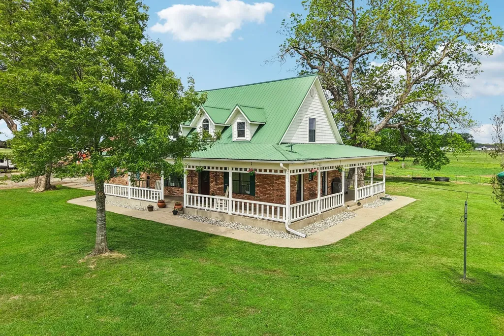 1143 Rs County Road 2300 Emory TX 75440