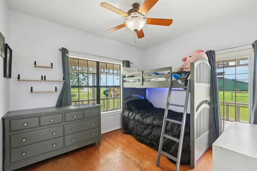 1143 Rs County Road 2300 Emory TX 75440