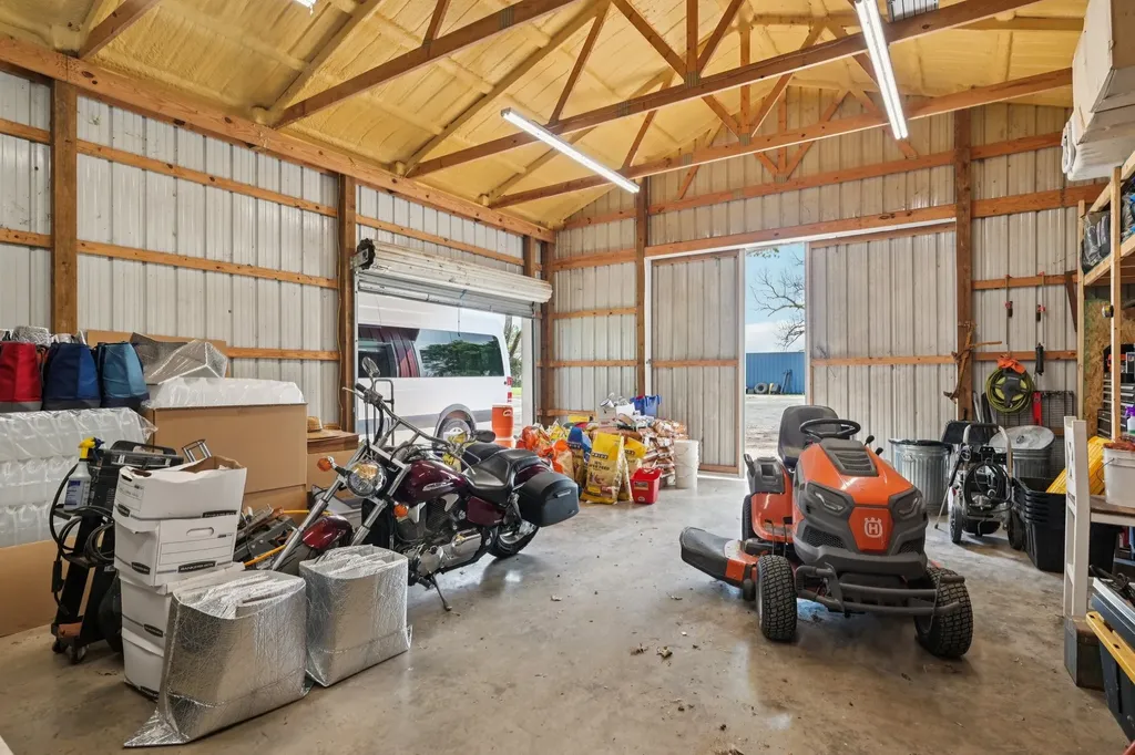 1143 Rs County Road 2300 Emory TX 75440