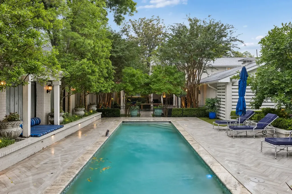 6671 Gaston Avenue Dallas TX 75214