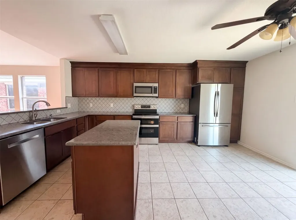 9100 Chisholm Trail Cross Roads TX 76227