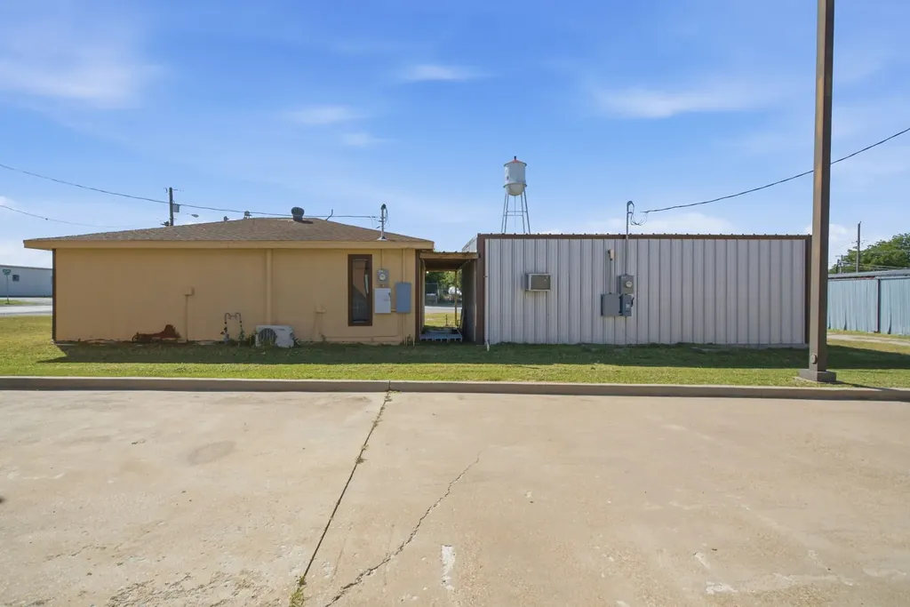 107 Briscoe Gorman TX 76454