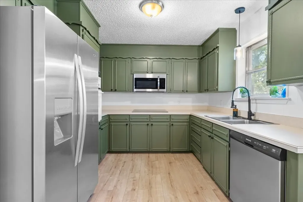 7409 Pinehurst Drive W Fort Worth TX 76134