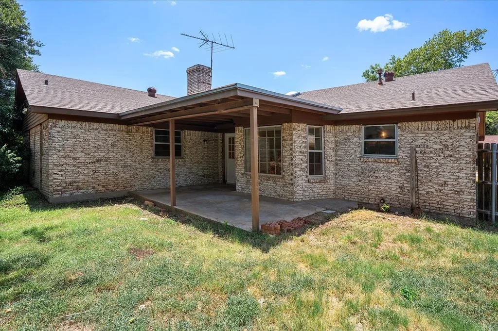 7409 Pinehurst Drive W Fort Worth TX 76134