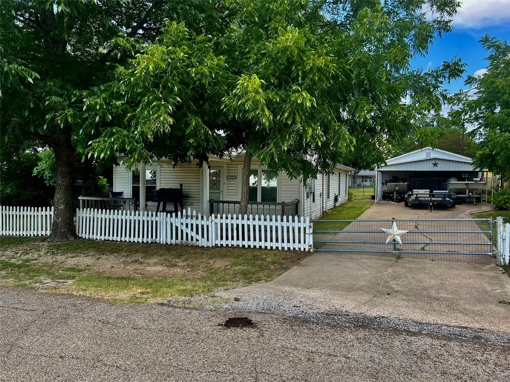 169 Glenn Street Bluff Dale TX 76433