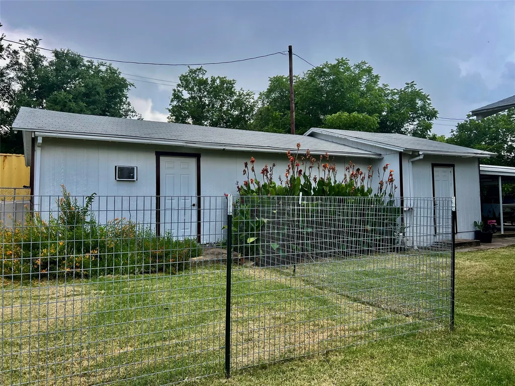 169 Glenn Street Bluff Dale TX 76433