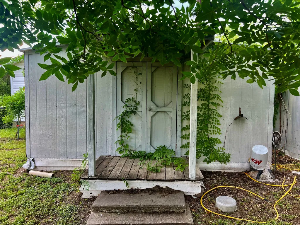169 Glenn Street Bluff Dale TX 76433