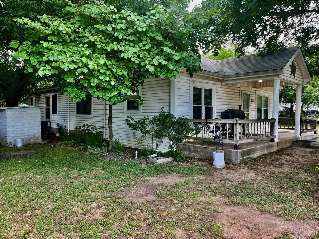 169 Glenn Street Bluff Dale TX 76433