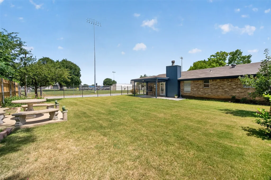 519 E 8th Street Irving TX 75060