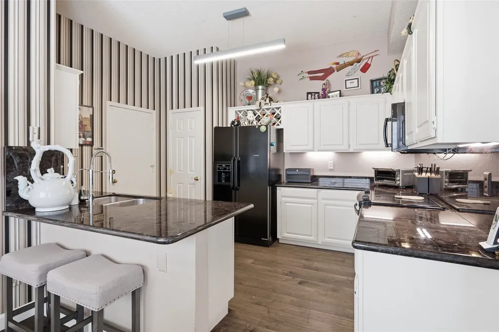 18007 Windflower Way Dallas TX 75252