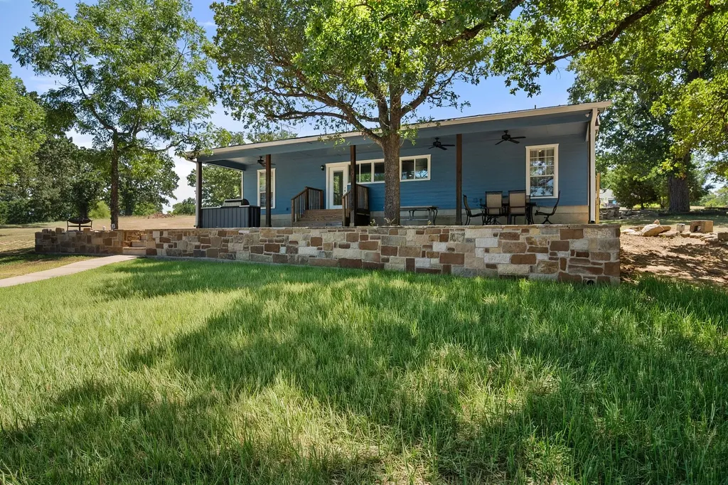 3010 Emmons Circle Streetman TX 75859