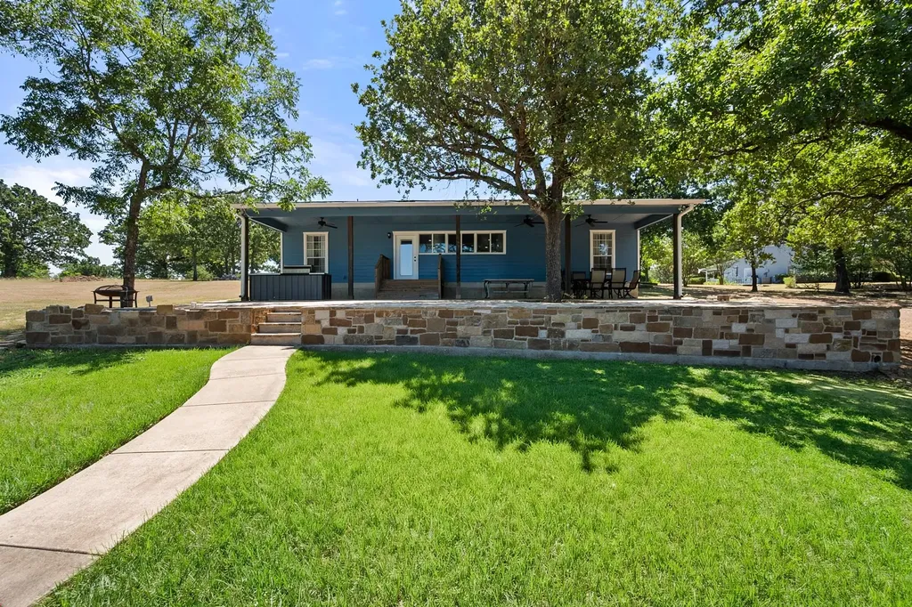 3010 Emmons Circle Streetman TX 75859
