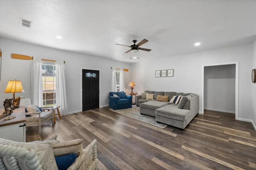 3010 Emmons Circle Streetman TX 75859