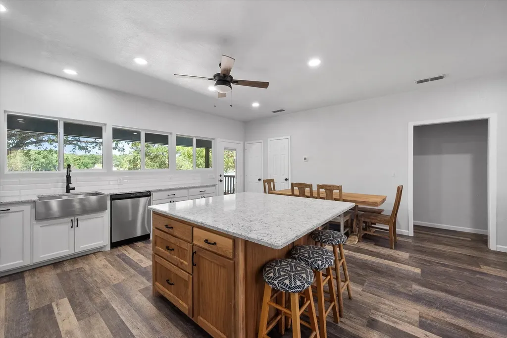 3010 Emmons Circle Streetman TX 75859