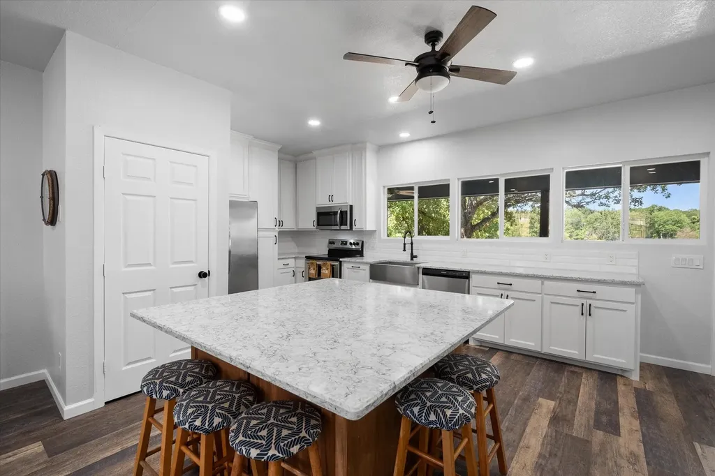 3010 Emmons Circle Streetman TX 75859