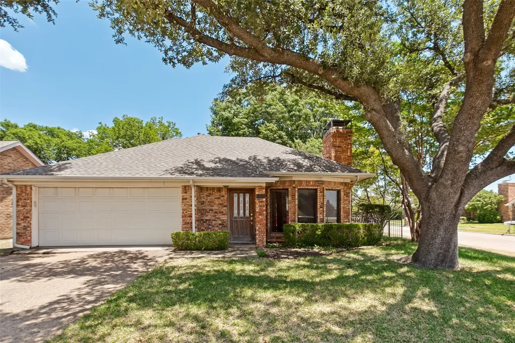 2901 Big Oaks Drive Garland TX 75044