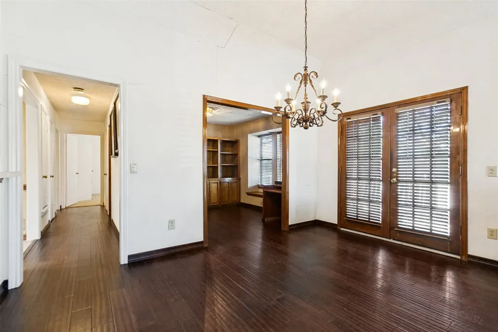 2901 Big Oaks Drive Garland TX 75044