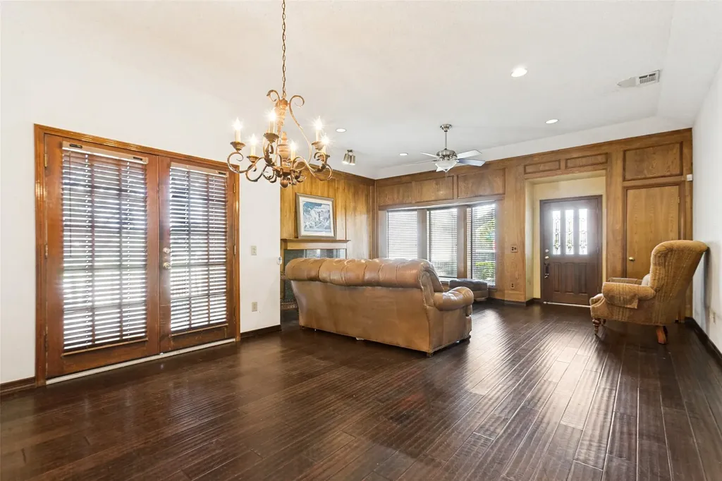 2901 Big Oaks Drive Garland TX 75044