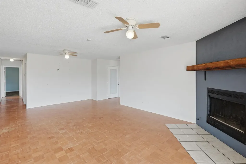 7801 Wd Court Lipan TX 76462