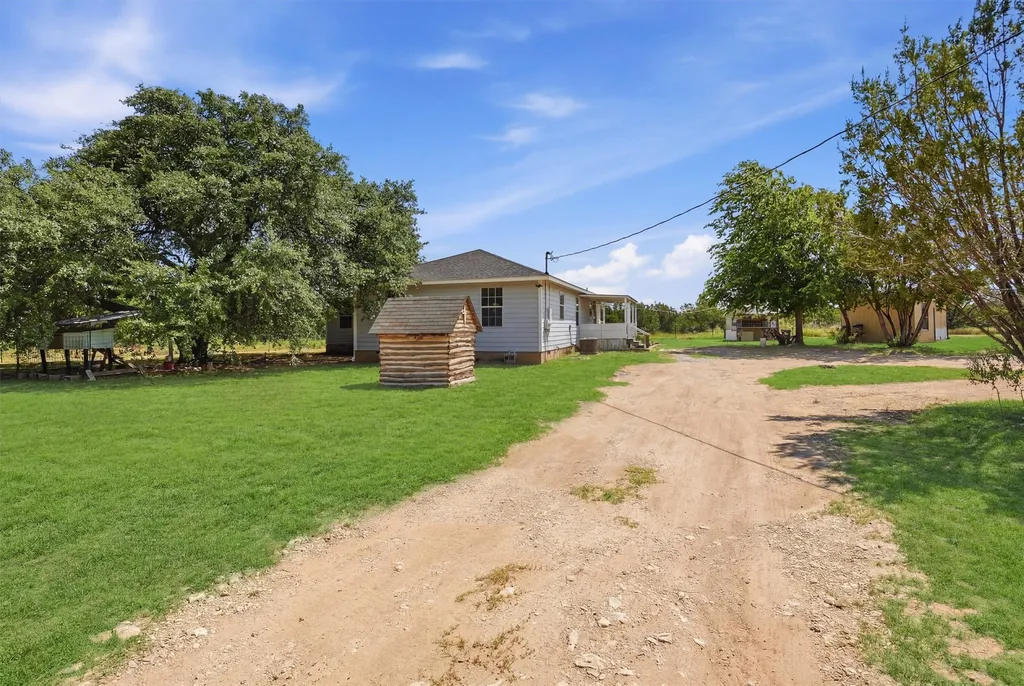 7801 Wd Court Lipan TX 76462