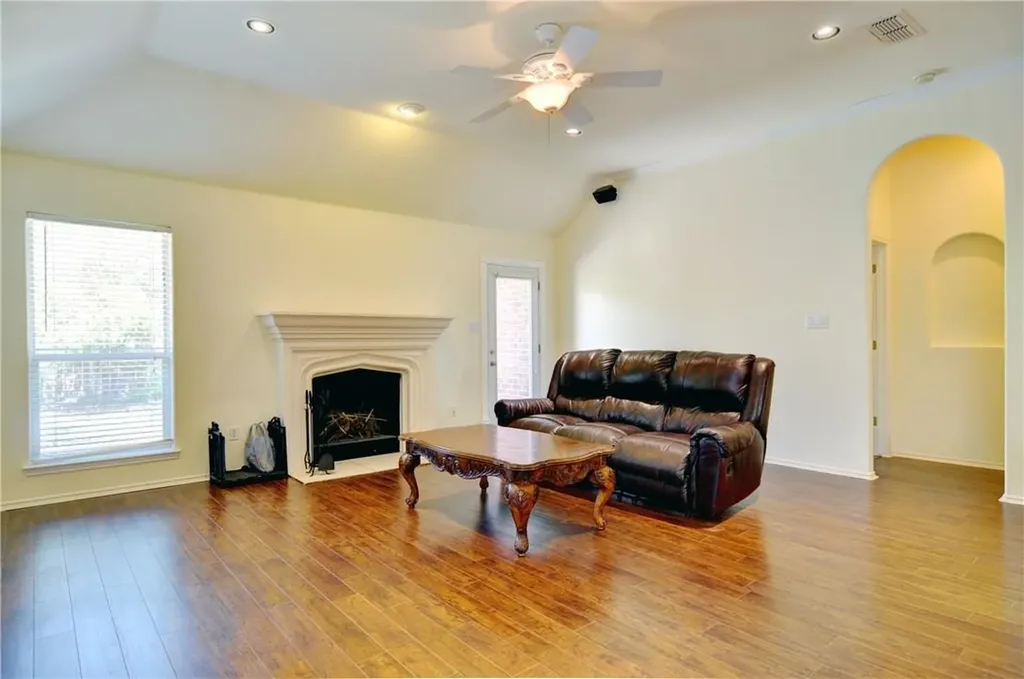 9091 River Trails Boulevard Fort Worth TX 76118