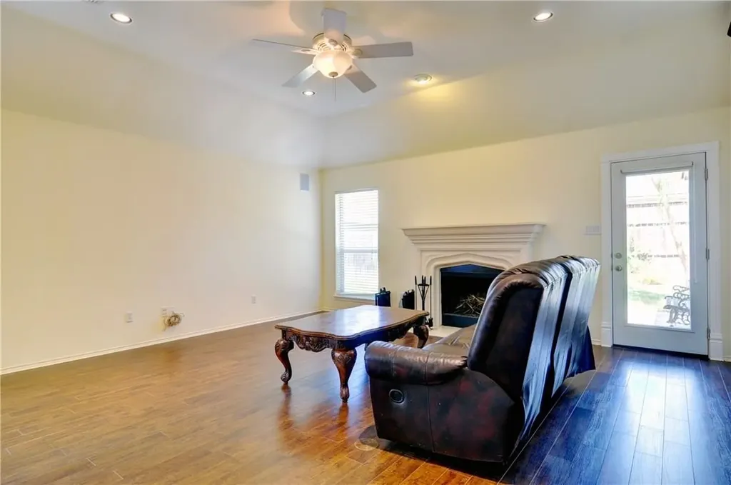 9091 River Trails Boulevard Fort Worth TX 76118
