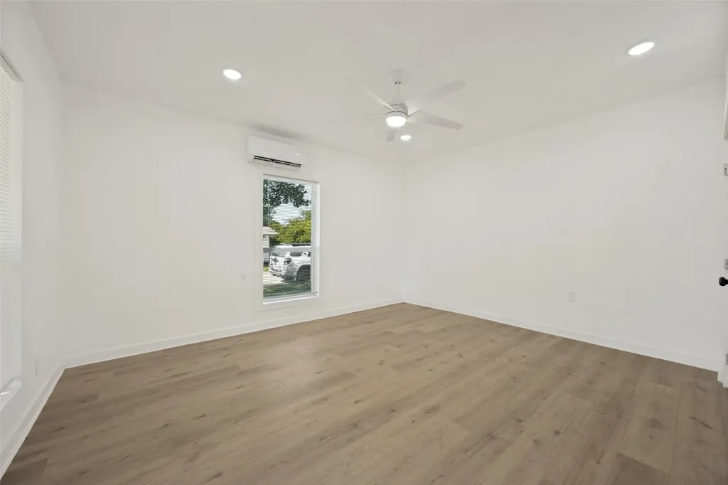 404 S Pearl Street Trenton TX 75490